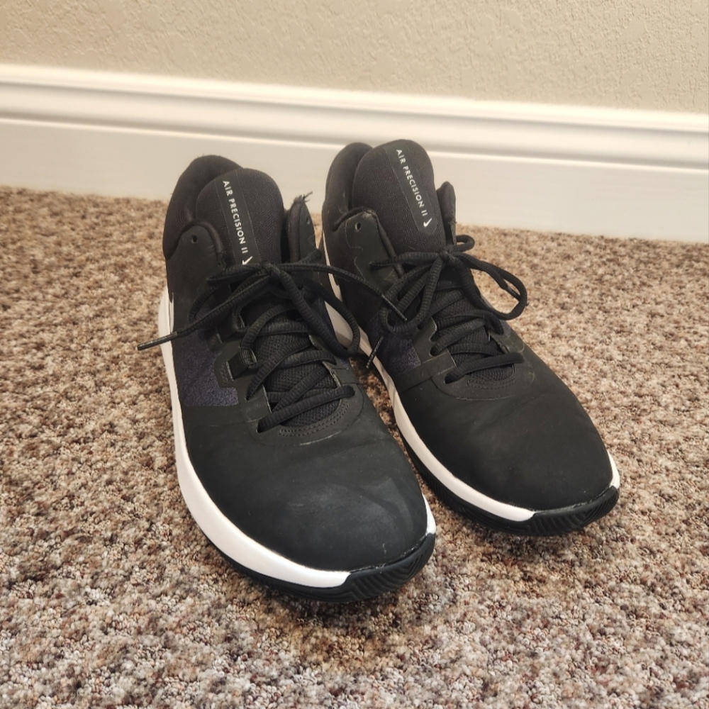 Nike Air Women's Black Basketball Athletic Shoes- Size 8